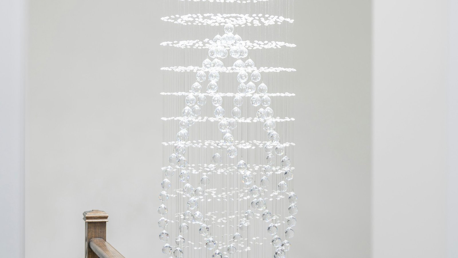 Lustre de Cristal para Escada com Pé-Direito Duplo: Guia Completo