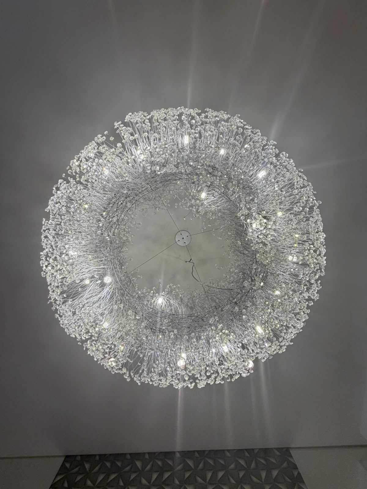Residência Alto da Boa Vista — Lustre em Nuvem de Cristal — Lustre em nuvem de cristal, vista inferior