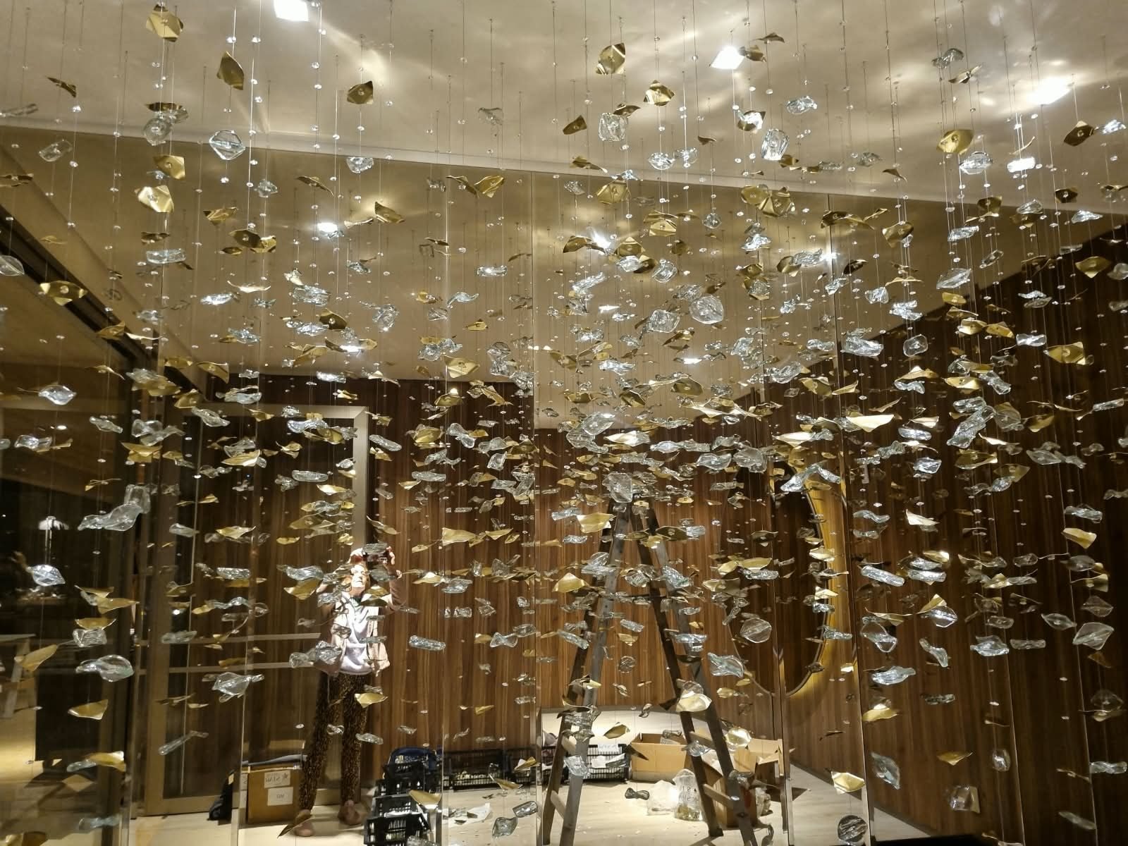 Casa Ibirapuera — Chuva de Cristal e Folhas Douradas — Chuva de cristal e folhas douradas, vista de baixo
