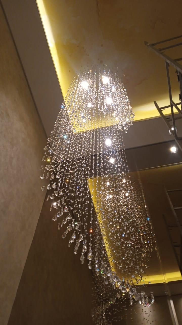 Cyrela On The Park — Lustre em Espiral de Cristal