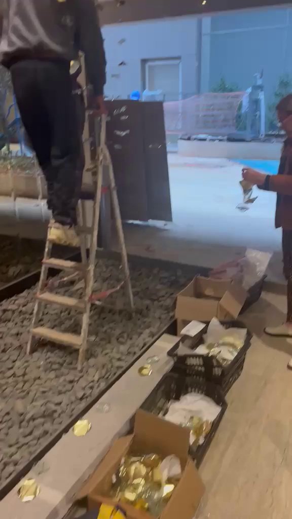 Casa Ibirapuera — Chuva de Cristal e Folhas Douradas — vídeo