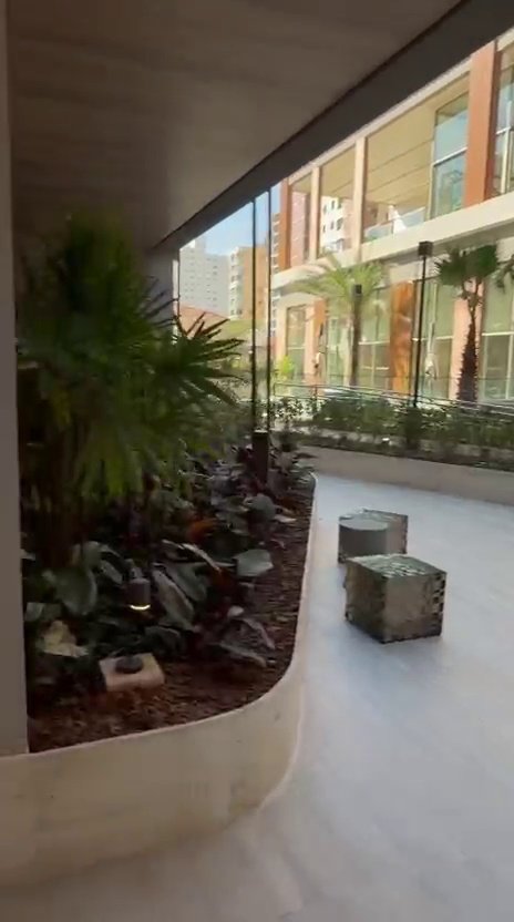 Casa Ibirapuera — Chuva de Cristal e Folhas Douradas — vídeo