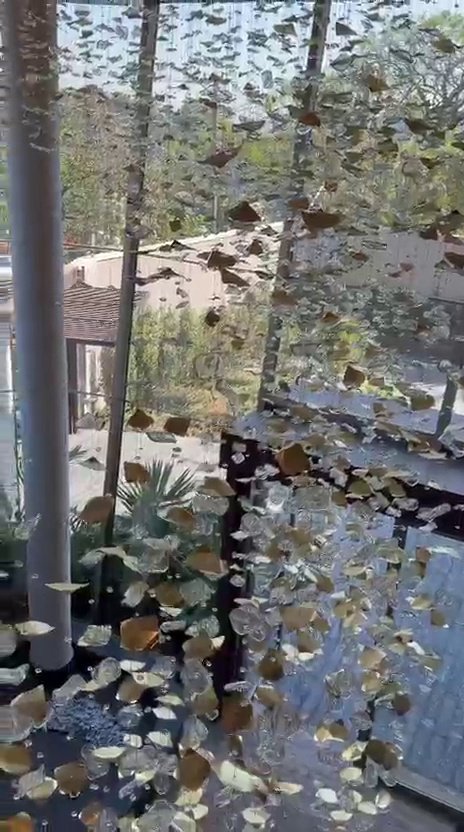 Casa Ibirapuera — Cascata sobre a Escada em Espiral — vídeo