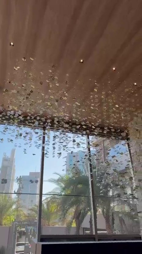 Casa Ibirapuera — Cascata sobre a Escada em Espiral — vídeo