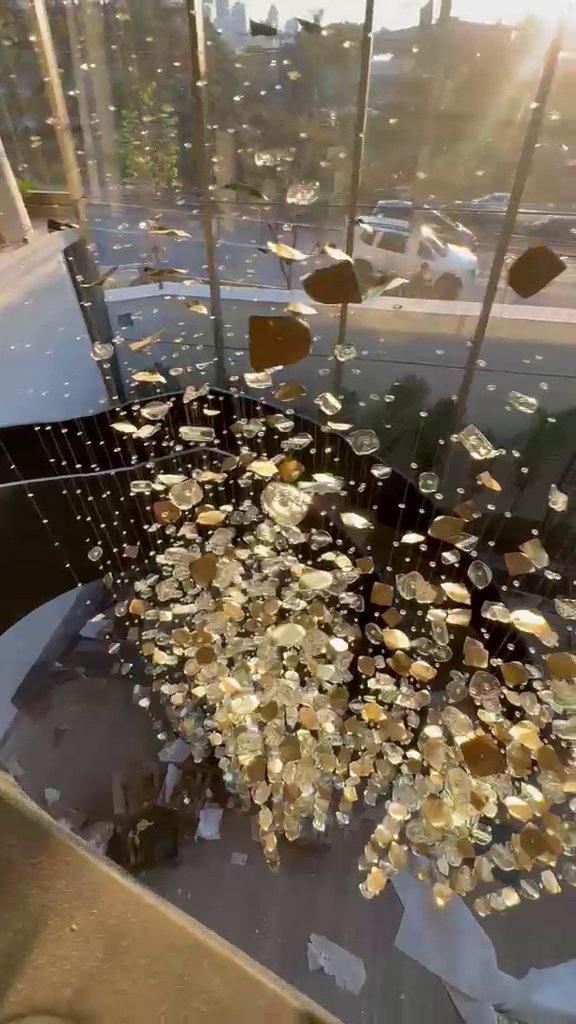 Casa Ibirapuera — Cascata sobre a Escada em Espiral — vídeo