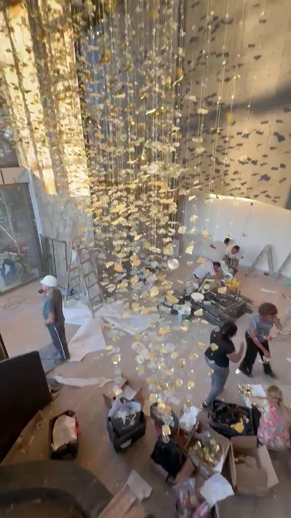 Casa Ibirapuera — Cascata sobre a Escada em Espiral — vídeo