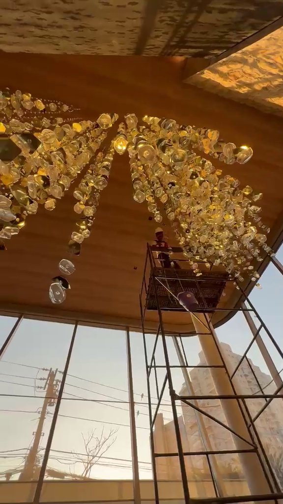 Casa Ibirapuera — Cascata sobre a Escada em Espiral — vídeo