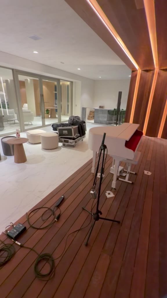 Casa Ibirapuera Torre 3 — Espiral de Folhas e Cristal no Lobby — vídeo