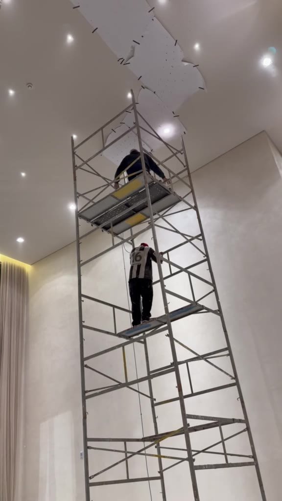 Casa Ibirapuera Torre 3 — Espiral de Folhas e Cristal no Lobby — vídeo