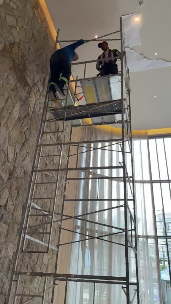 Casa Ibirapuera Torre 3 — Espiral de Folhas e Cristal no Lobby — vídeo
