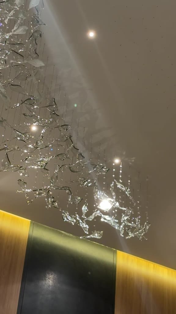 Casa Ibirapuera Torre 3 — Espiral de Folhas e Cristal no Lobby — vídeo