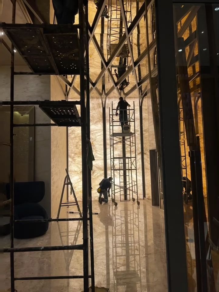 Cyrela Oscar Freire 1560 — Painel de Ônix Retroiluminado — vídeo
